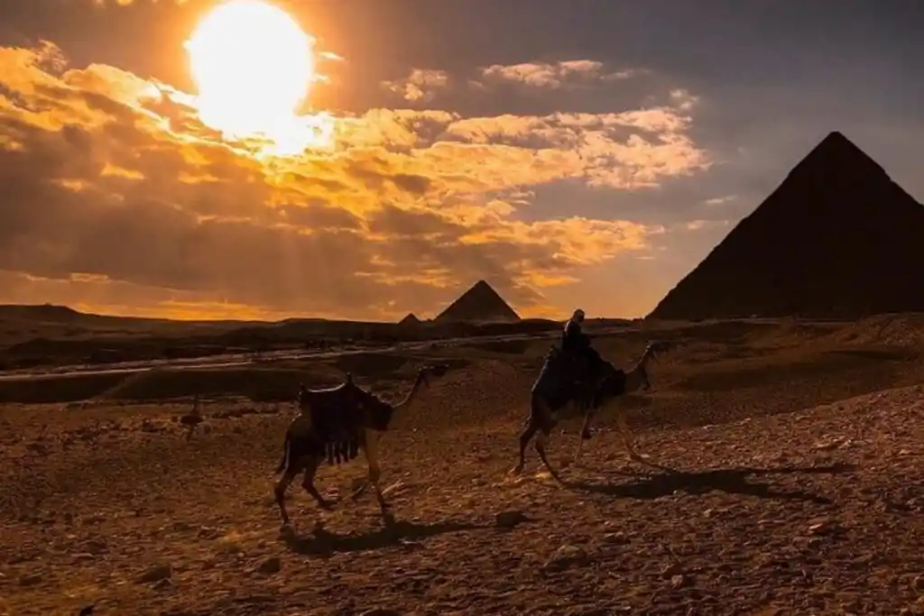 Half-Day Tour to Giza Pyramids by Horse Carriage