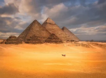 Tours to the pyramids in Egypt with the Great Pyramid of Giza
